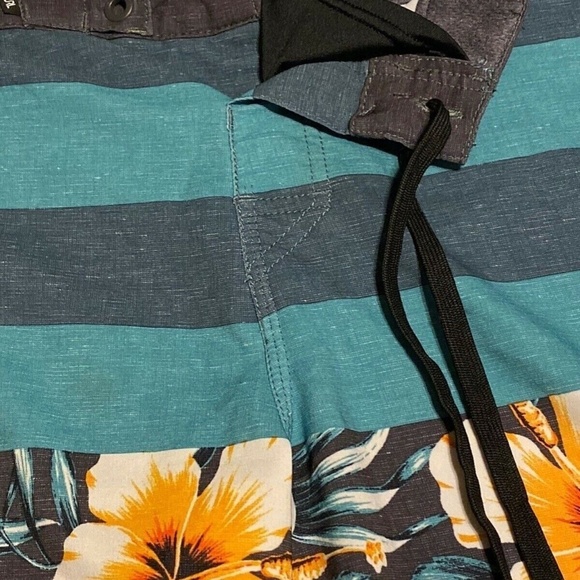 Rip Curl Mirage The Ultimate Board Shorts Floral Hawaiian Summer Size 27 - Picture 2 of 8